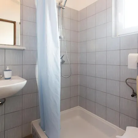 Front Apartment Jesenice (Split-Dalmatia)